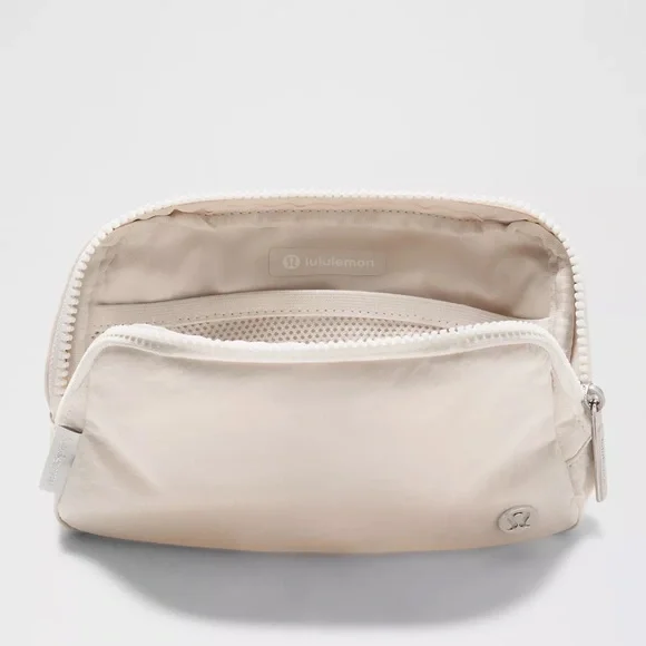 Lululemon Everywhere Belt Bag Cream Silver - Picture 3 of 7